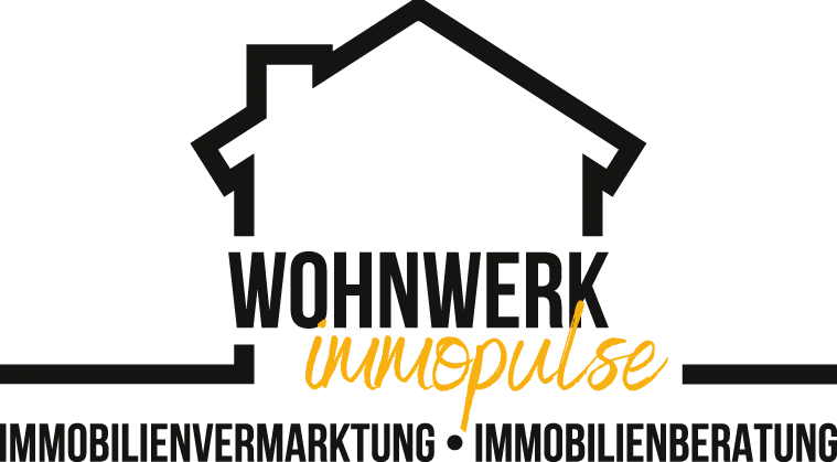 Logo eines Hauses mit dem Text „Wohnwerk innopulse“ und darunter „Immobilienvermarktung • Immobilienberatung“ in Schwarz und Orange.