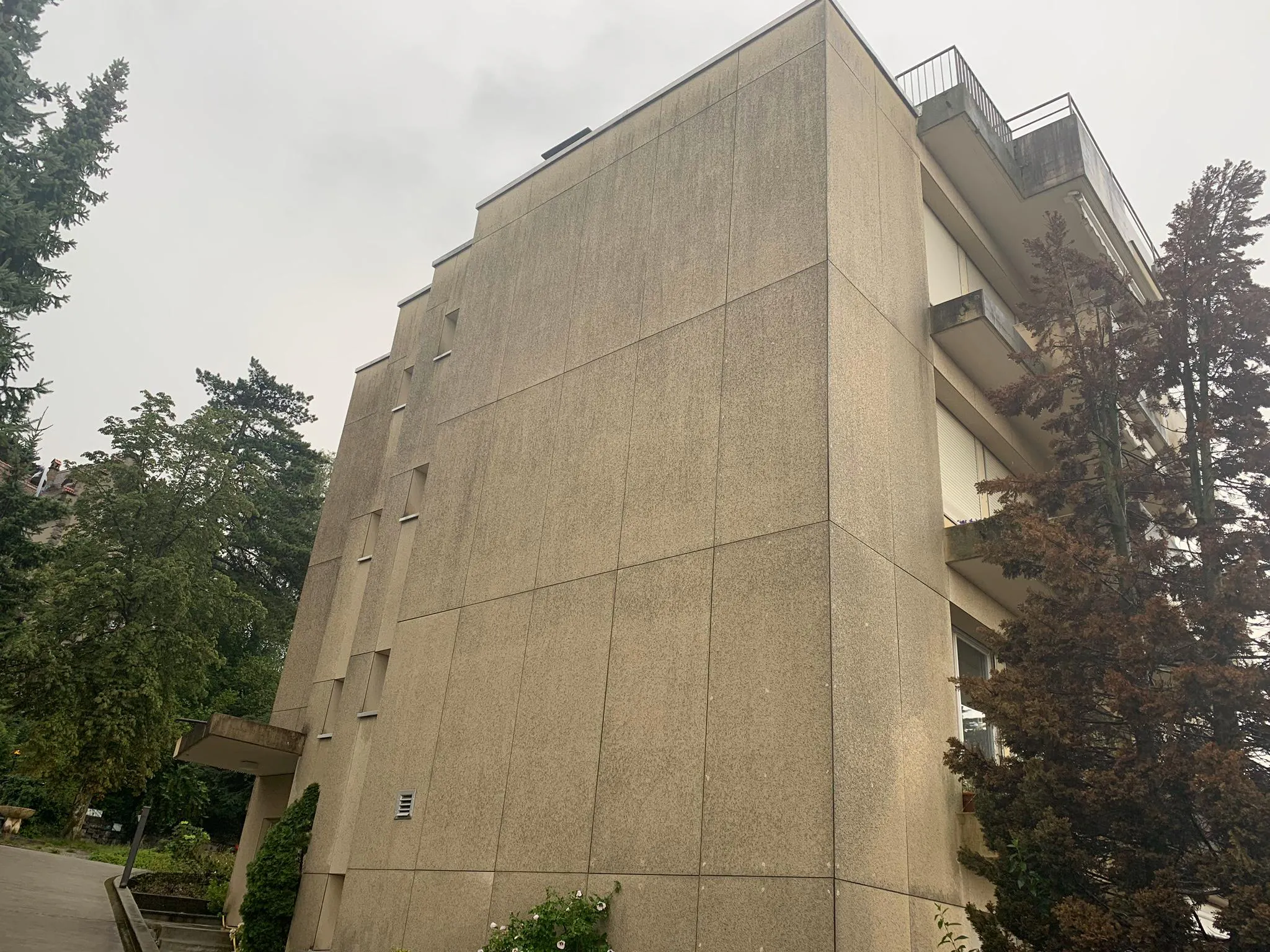Wohnblock Beton Vorher