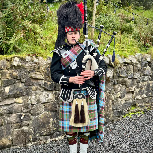 scottish bagpiper