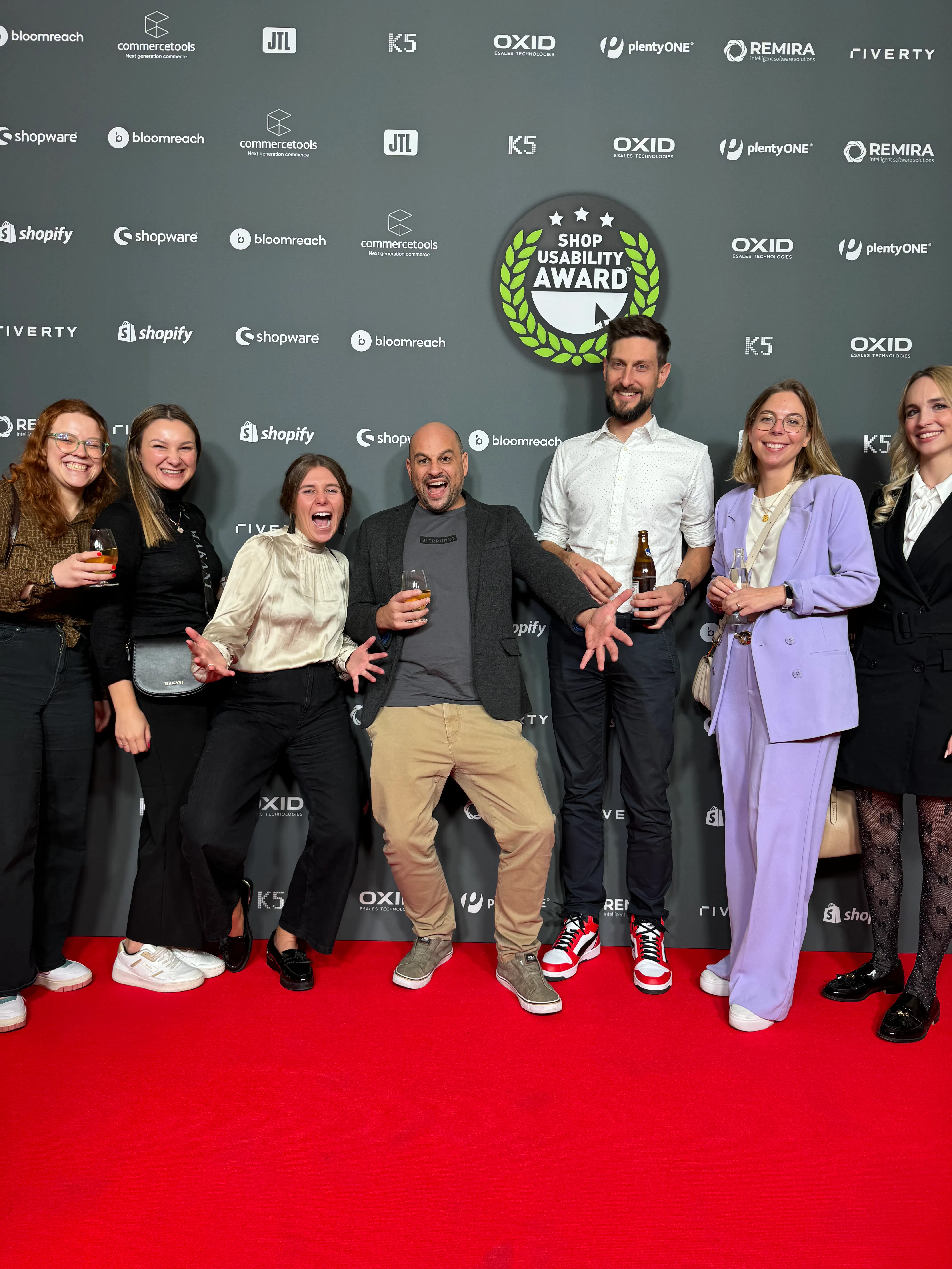 VIERPUNKT Team im Büro