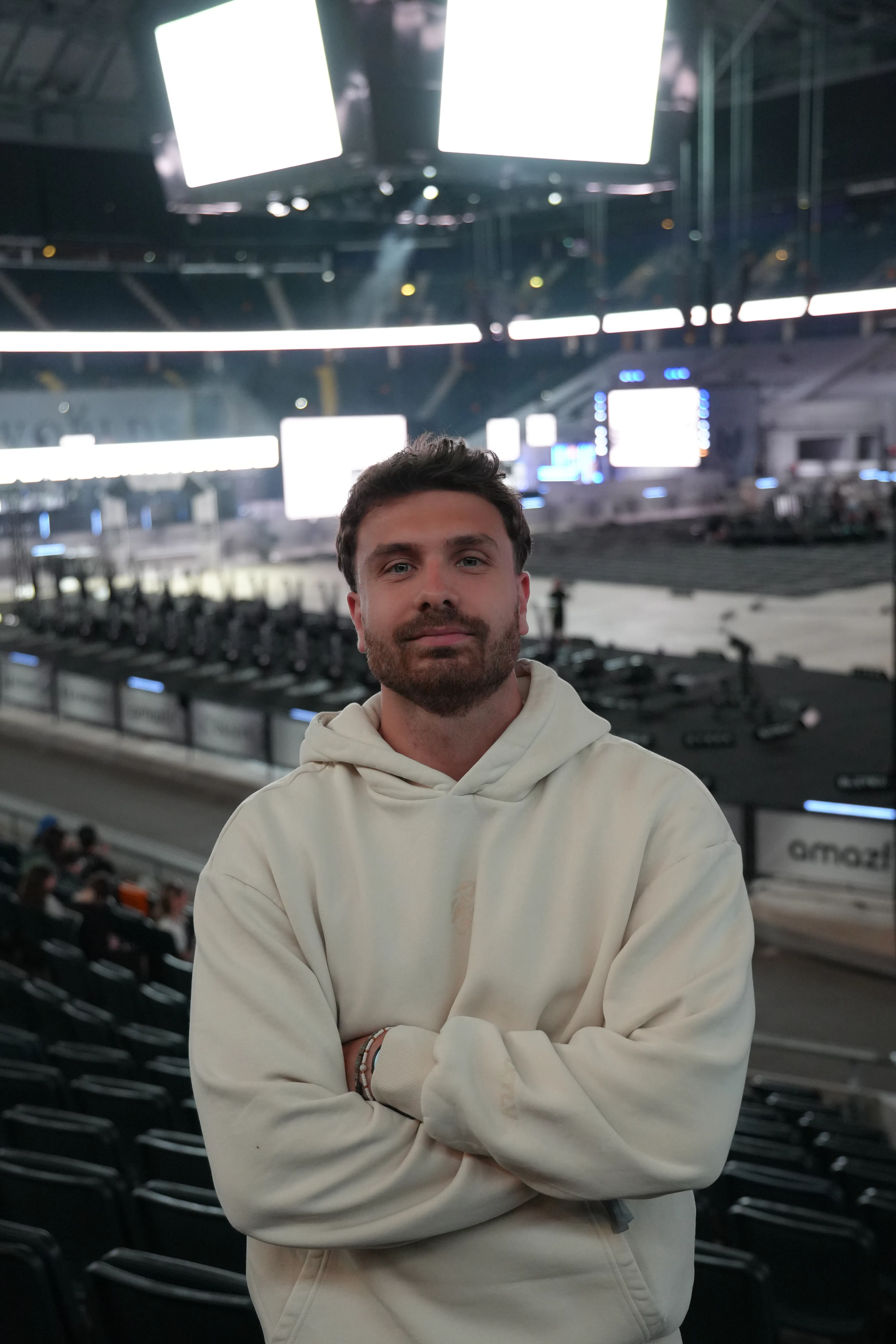 Coach von NXTLVL CRW in einer HYROX Arena