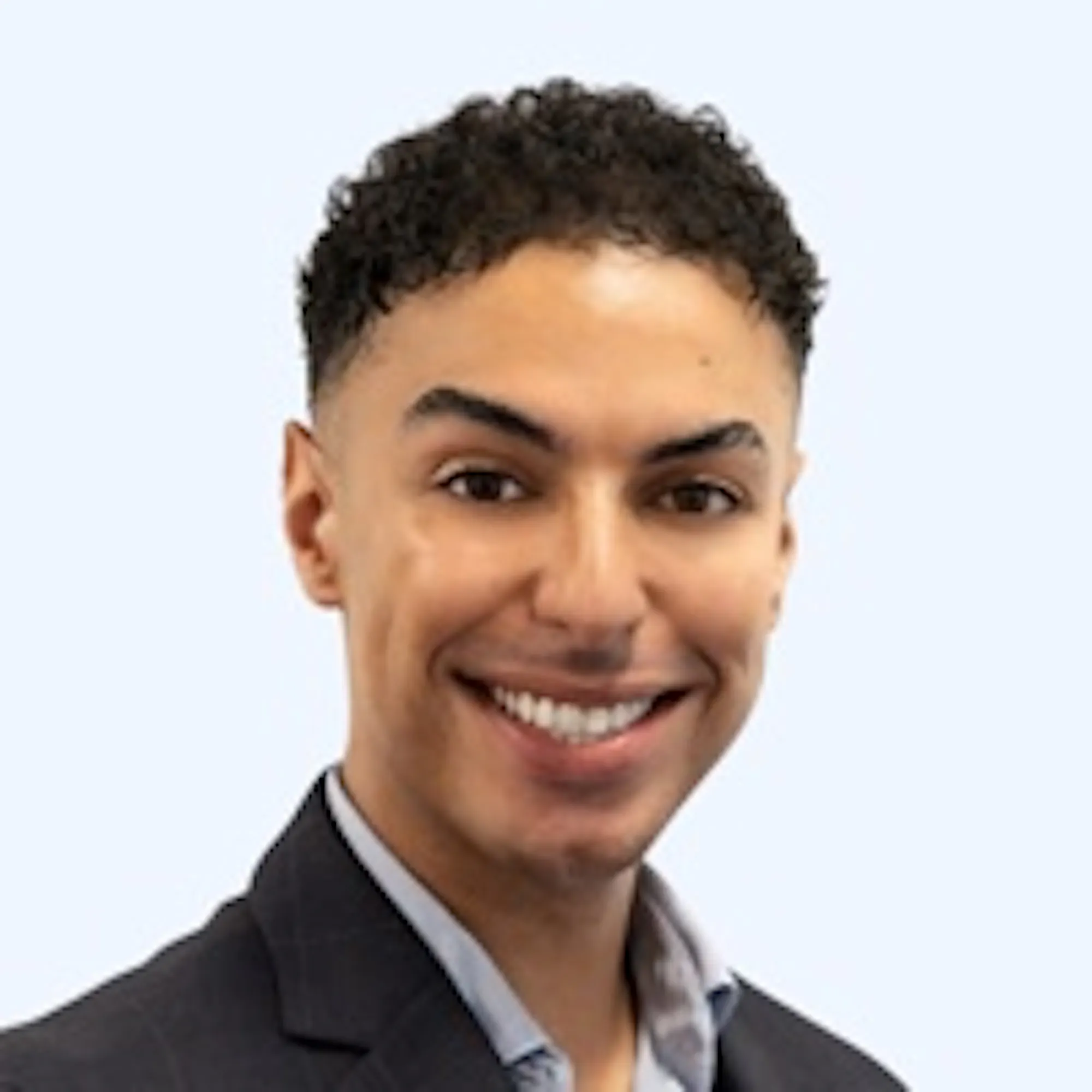 Portretfoto van Zac Bathi, SEO-expert bij ViVortis