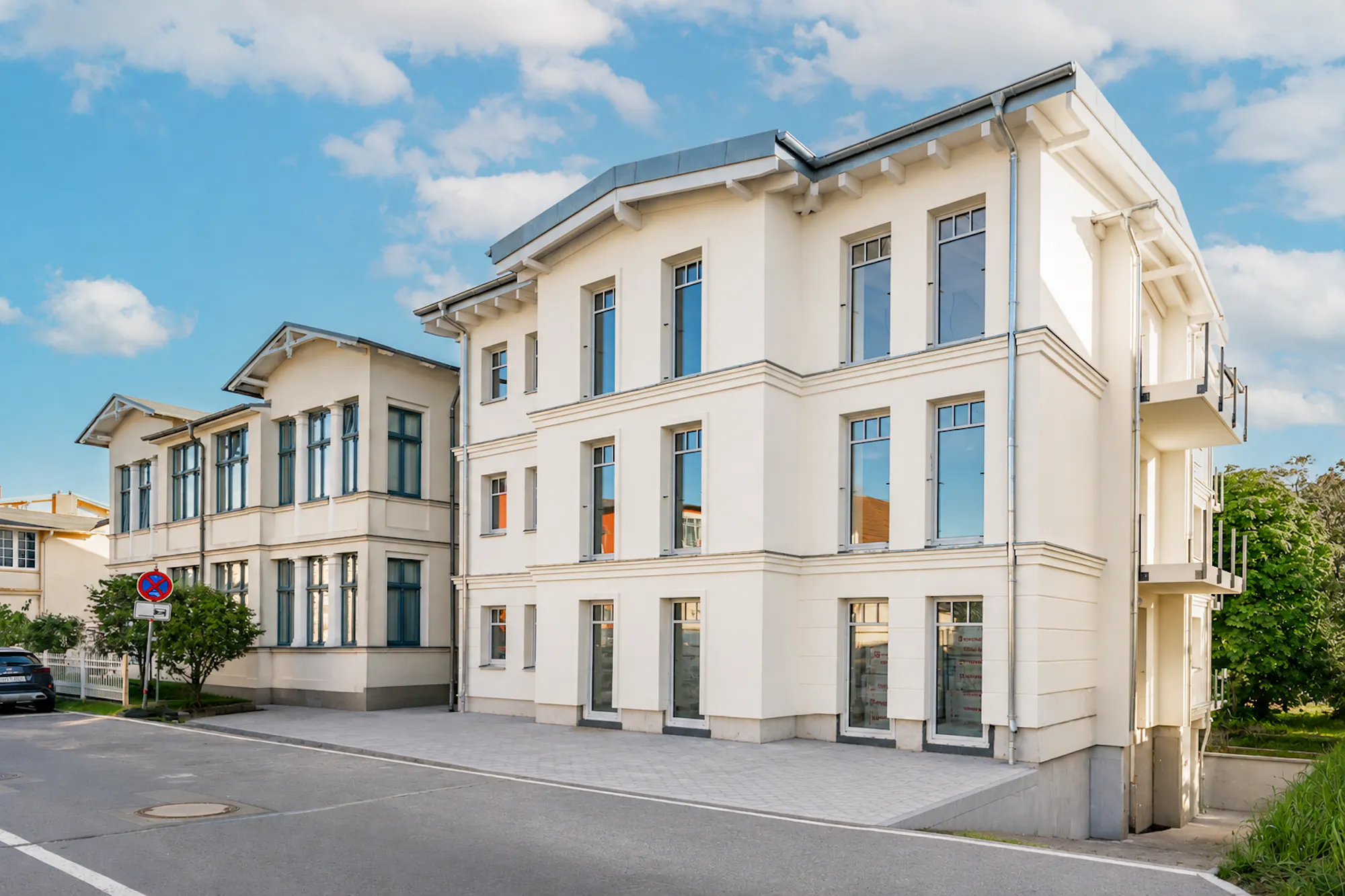 Straßenfassade Villa Beek
