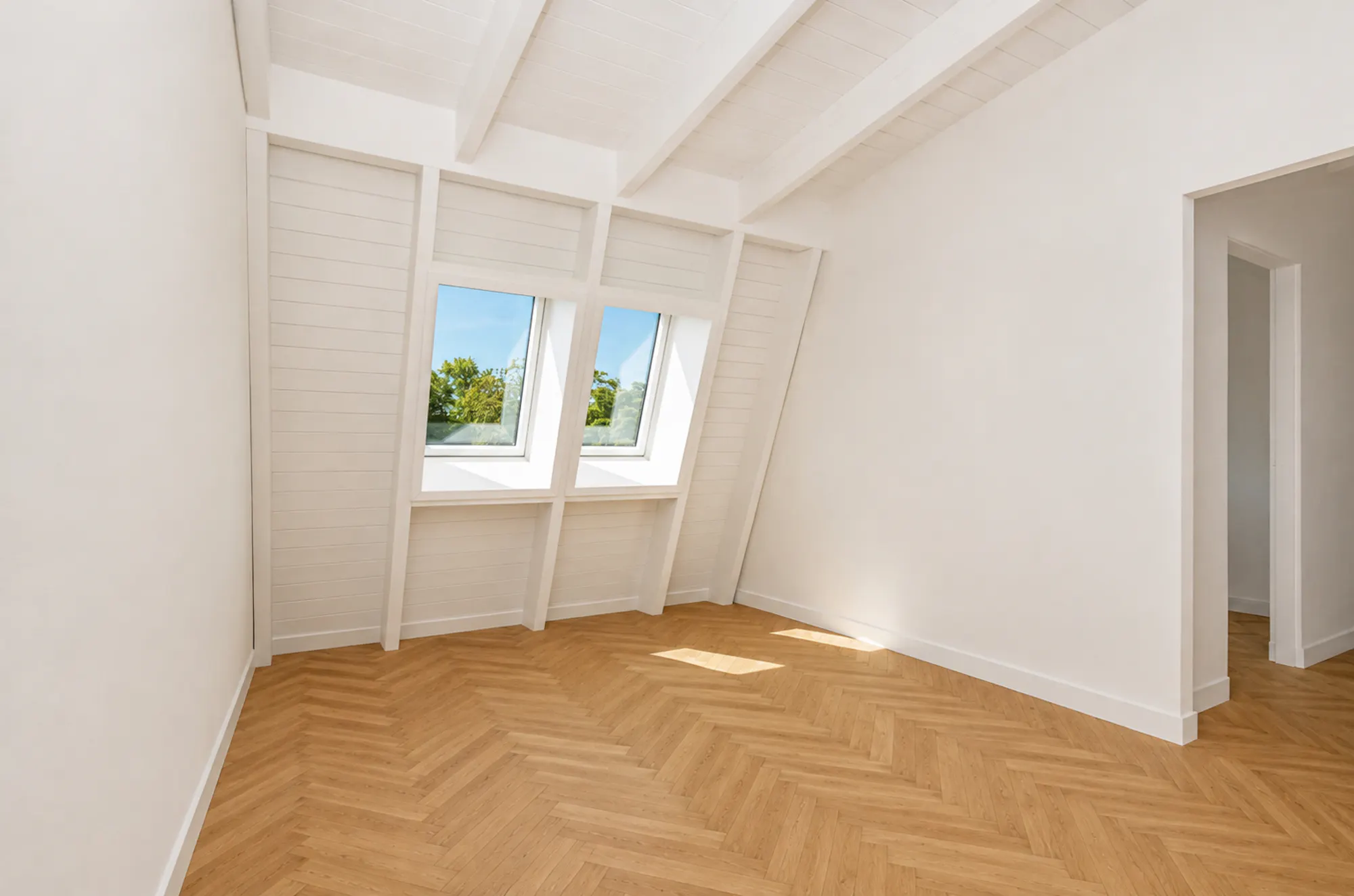 Zimmer mit Balkontür