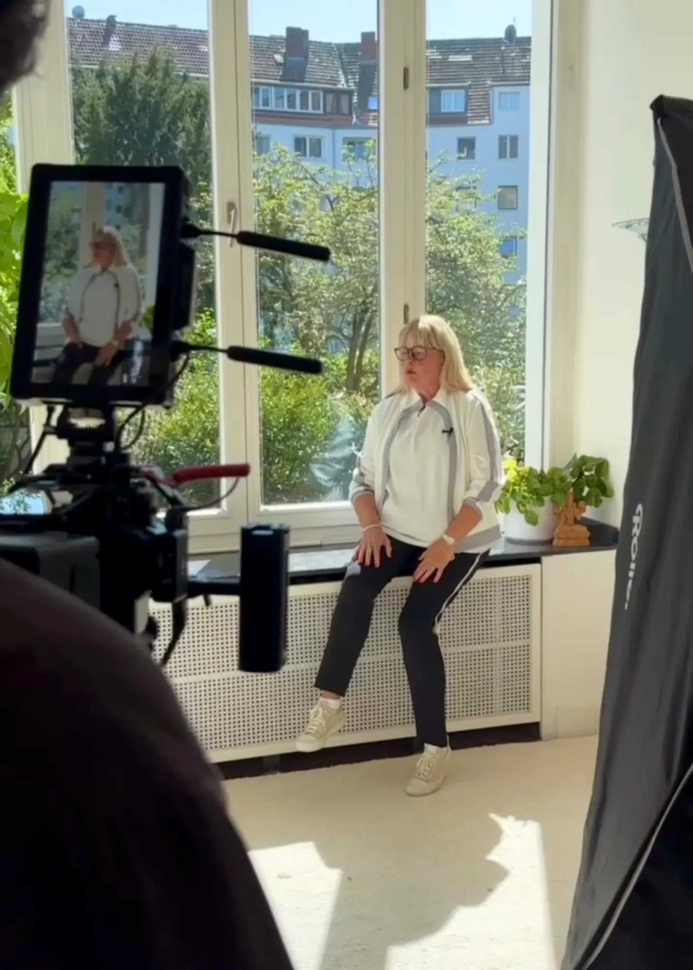 Interview am Fenster mit natürlichem Licht