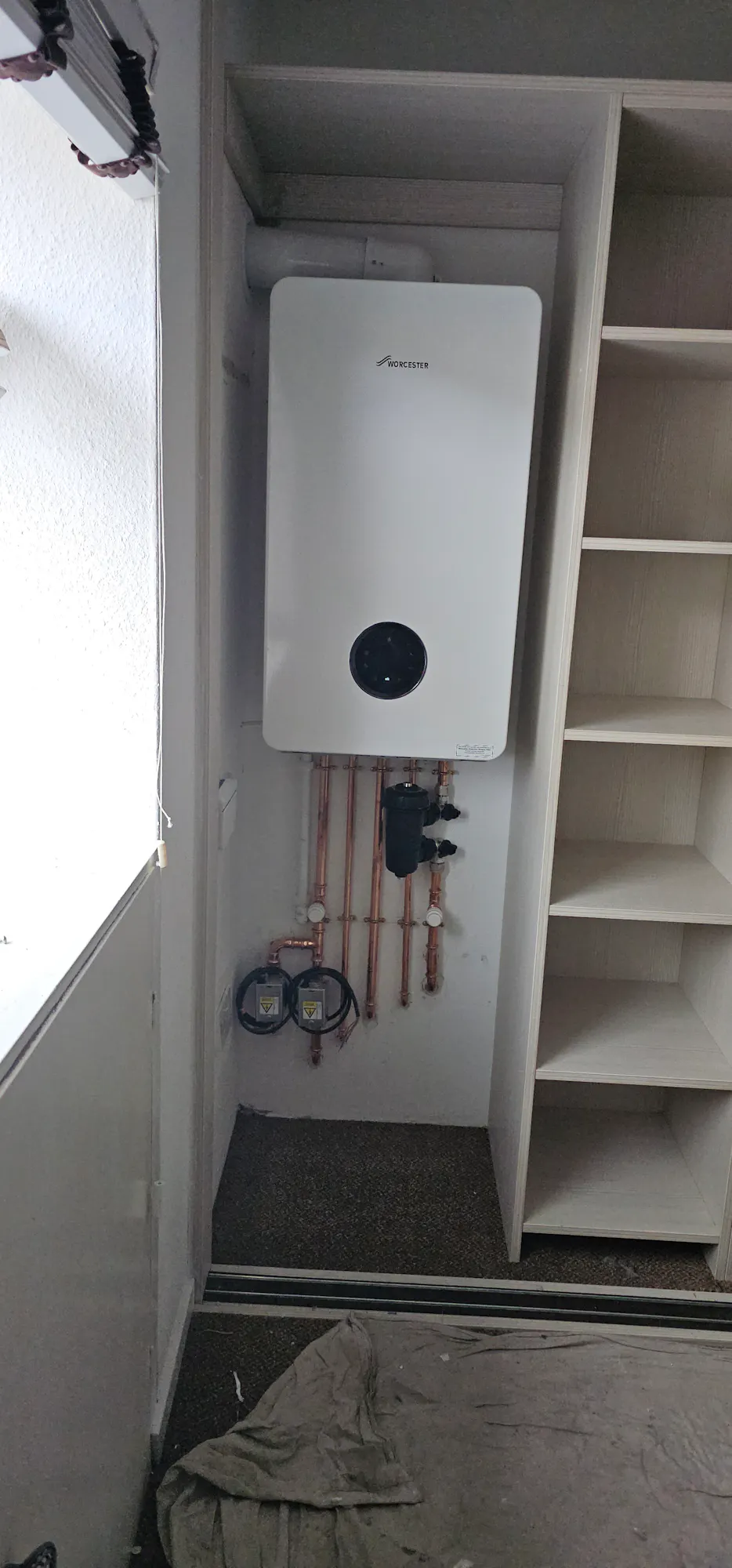 Wall-mounted Worcester boiler installation